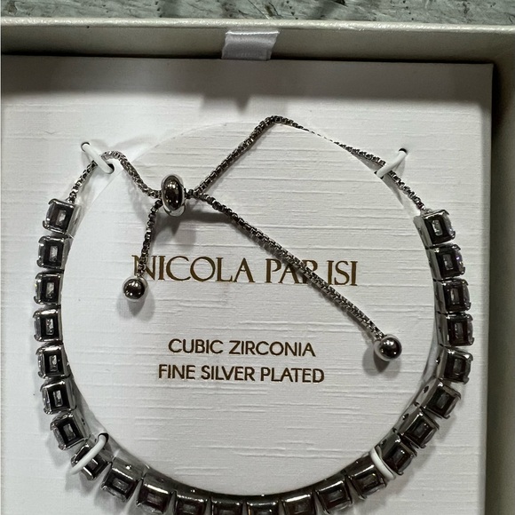 Gorgeous Bolo Bracelet - Picture 3 of 4